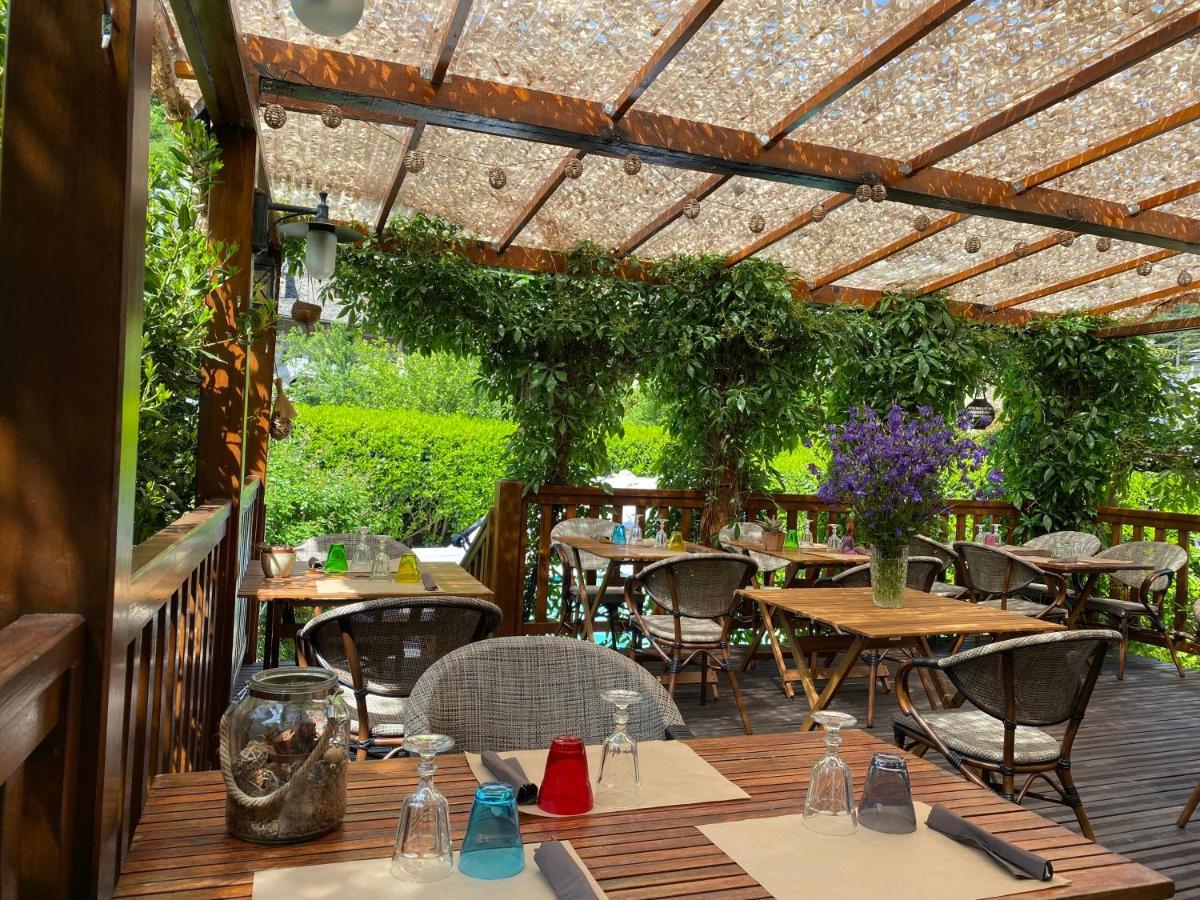 Auberge Saint Fleuret Estaing  Exteriör bild