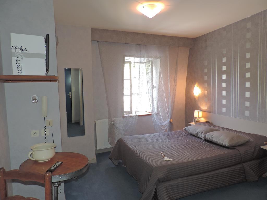 Auberge Saint Fleuret Estaing  Exteriör bild
